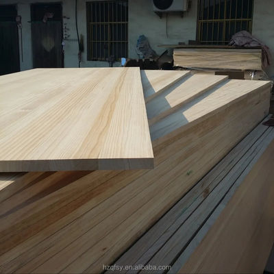 Tavola di legno di pino naturale o sbiancato di qualità BC