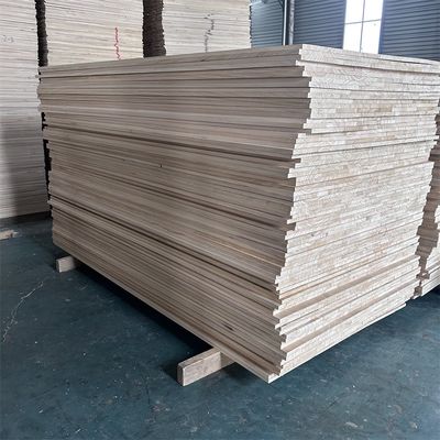 Contenuto di umidità 8%-12% Tavola di legno massello per mobili