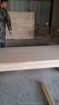 Tavola di legno di pino per officina Tavola di pino solida personalizzabile con densità 480-550 kg/m3