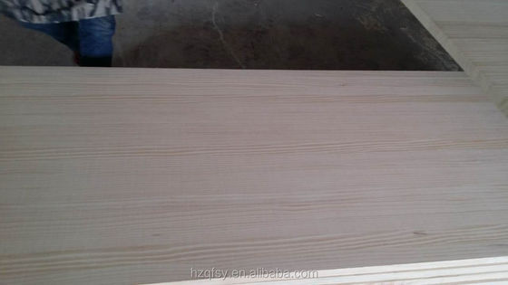 Tavola di legno di pino per officina Tavola di pino solida personalizzabile con densità 480-550 kg/m3