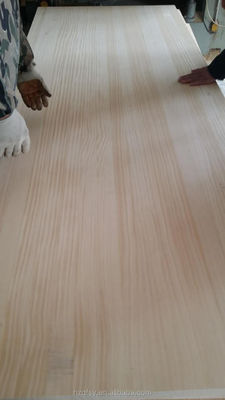 Tavola di legno di pino per officina Tavola di pino solida personalizzabile con densità 480-550 kg/m3