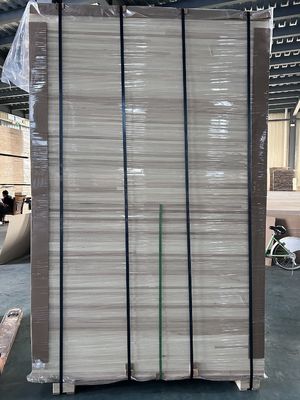 Fabbricazione AA Tavola di legno massello di pioppo La capacità di soluzione del progetto