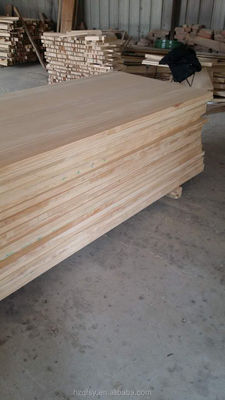 Tavola di legno di pino massello personalizzabile con tenore di umidità 8-12% e consistenza naturale