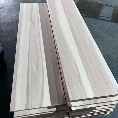 8%-12% Contenuto di umidità Albero di pioppo di legno massello bianco di grado AA per bare