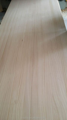 Contenuto di umidità 8-12% Tavola di legno fuso di pino per costruzioni solide e durevoli