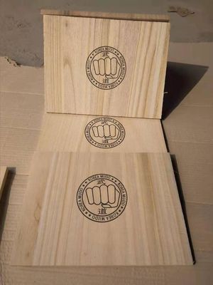 Logo personalizzato Taekwondo Tavolo di taglio in legno Colore naturale Legno di Paulownia