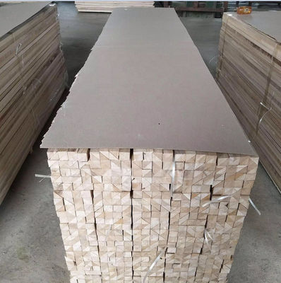 8%-12% Contenuto di umidità Pavolonia Triangolo Camfer Strisce di legno per fabbricazione