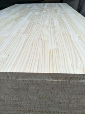 2440*1220mm Contenuto di umidità 8%-12% Materiale decorativo in legno massello