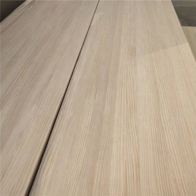 2440*1220mm Contenuto di umidità 8%-12% Materiale decorativo in legno massello