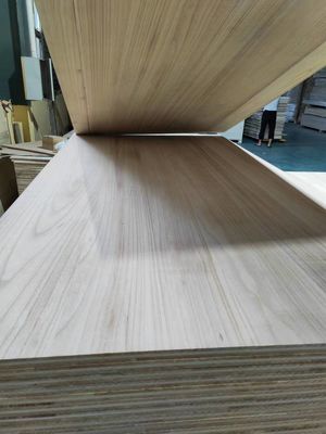Pannello di paolownia di alta qualità per bare Contenuto di umidità 8%-12% Pannello di legno naturale