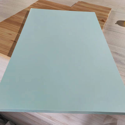 Contenuto di umidità 8-12% Pannello in legno di pino Colori personalizzati per la decorazione Ricambi gratuiti