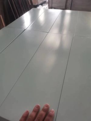 Contenuto di umidità 8-12% Pannello in legno di pino Colori personalizzati per la decorazione Ricambi gratuiti