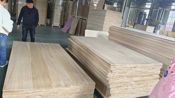 Contenuto di umidità 8%-12% Legno massello