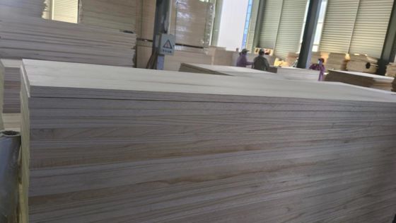 Contenuto di umidità 8%-12% Legno massello