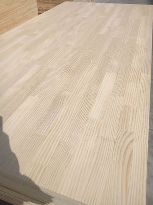 Contenuto di umidità 8-12% Stile tradizionale Tavole di legno di pino massello per Tavole di legno massello