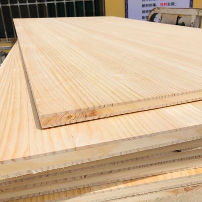 480-550 kg/m3 Tavola di pino radiata a tre strati Materiale di legno massello per altri Capacità di soluzione di progetto
