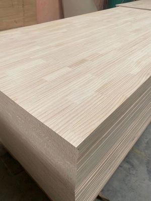 Radiata Pine Wood Finger Joint Timber Boards for Indoor Project Solution Capacity (Sollezioni per progetti interni)