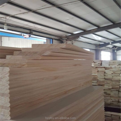 Fabbricazione di mobili in legno massello di paolownia