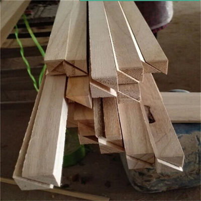 Dimensioni personalizzate Frighe di legno di paolownia per decorazioni 18 mm x 18 mm Lunghezza 2500 mm