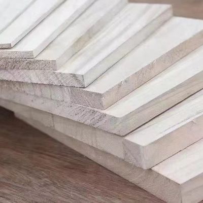 Tavolo di surf di legno rotto per le competizioni di Taekwondo e Karate