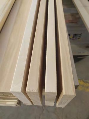 Pannelli di legno massello di colore naturale o sbiancato