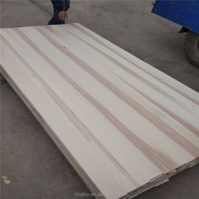 100mm-2440mm lunghezza pannello di pioppo sbiancato per soggiorno Qingfa Legname di pioppo naturale