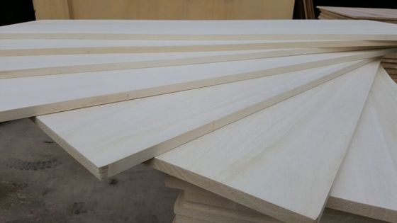 100mm-2440mm lunghezza pannello di pioppo sbiancato per soggiorno Qingfa Legname di pioppo naturale