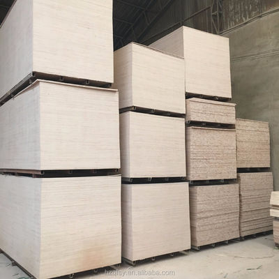 Tavola di legno di abete contemporaneo con tenore di umidità 8-12% 1220*2440mm