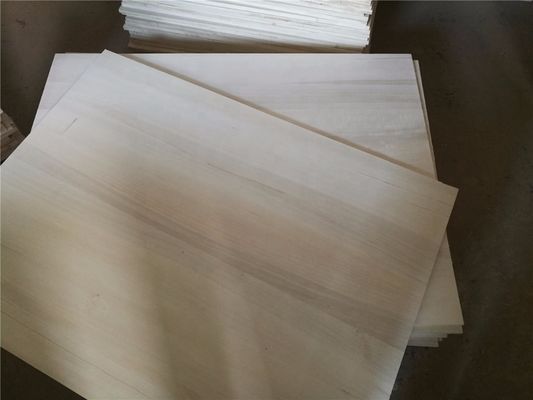 Moderno design 2440X1220 Tavola di legno massello di paolownia con 280-310 kg/m3