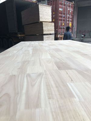 Fabbricazione a base di legno di gomma pulito e finito con alta densità di 730-830 kg/mq