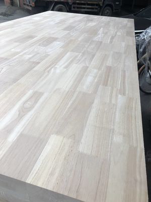 Fabbricazione a base di legno di gomma pulito e finito con alta densità di 730-830 kg/mq