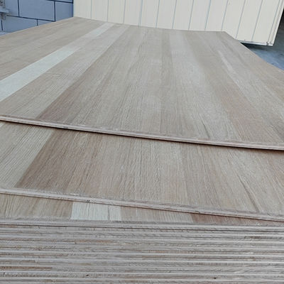 Pannelli di rivestimento in quercia bianca in legno massello