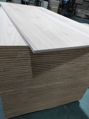 Pannelli di rivestimento in quercia bianca in legno massello