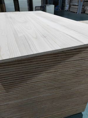 FSC 100% Certificato pannelli per mobili a più strati con materiale di cartone di legno di paolownia