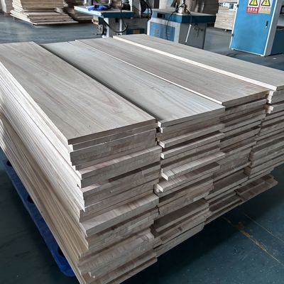 Tavola di legno massello personalizzata 2440x1220 o 1200x600 con tenore di umidità dell'8%-12%