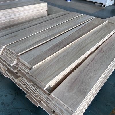 Tavola di legno massello personalizzata 2440x1220 o 1200x600 con tenore di umidità dell'8%-12%