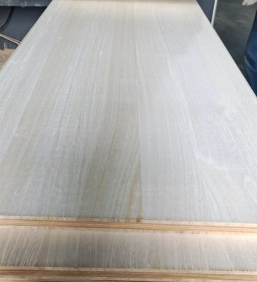 Disegno di paolownia in legno massello a tre strati approvato dal magazzino con certificazione FSC al 100%