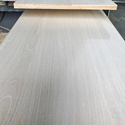 Disegno di paolownia in legno massello a tre strati approvato dal magazzino con certificazione FSC al 100%