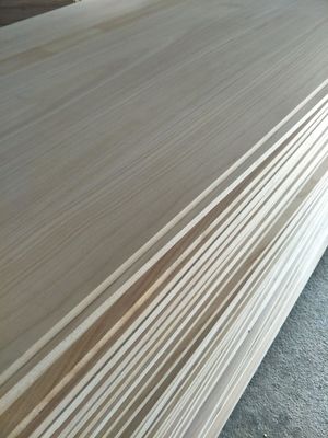A/B Grado 3 mm Legno di paolownia Legno massello m3 per la soluzione del progetto Capacità diversa