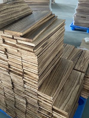 Soluzioni di progetto per scaffali di legno galleggianti di paolownia bruciata d'epoca