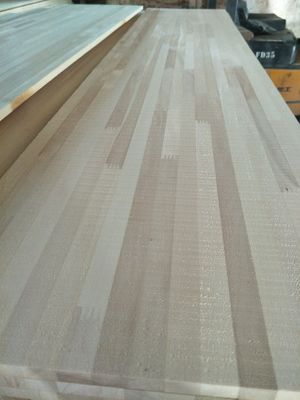 280-300 kg/cbm Densità Palle di legno di paolownia Palle di legno per colla ambientale E0/E1