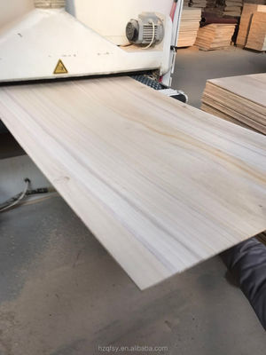 Stile di design contemporaneo Pannelli di legno massello di paolownia Grado AB di Qingfa
