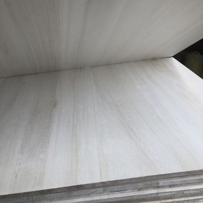 Australia Capacità di soluzione del progetto Kiri Core Board in legno con densità 280-320KGS/CBM