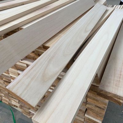 Fabbricazione di strisce di paolownia non finite per mobili tradizionali e artigianato in legno