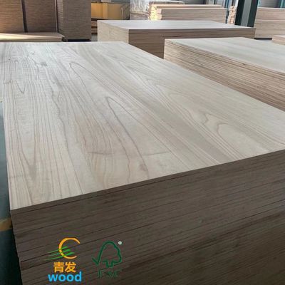 Legno liscio sabbiato di paolownia per il ritorno e la sostituzione