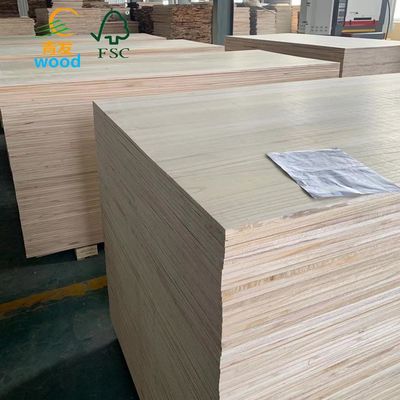 Legno liscio sabbiato di paolownia per il ritorno e la sostituzione