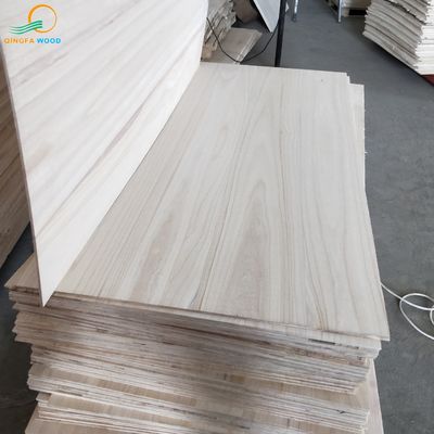 Legno di paolownia naturale o sbiancato 2440x1220 mm M3 per pannelli di legno massello