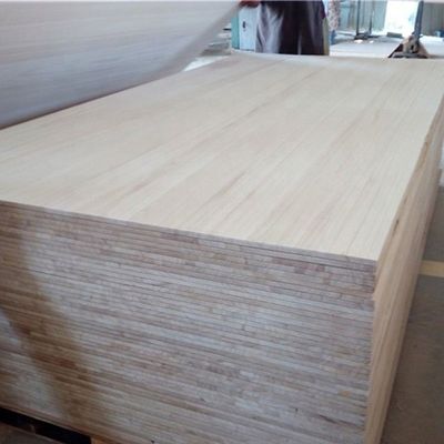 Legno di paolownia naturale o sbiancato 2440x1220 mm M3 per pannelli di legno massello